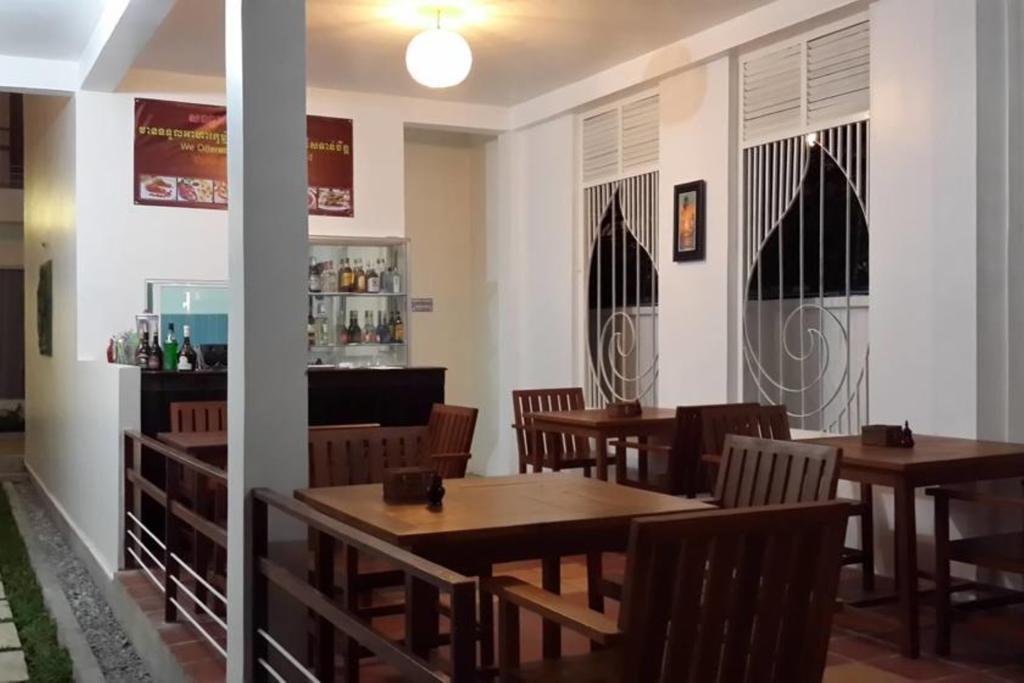 Ropanha Boutique Hotel Sihanoukville Exteriör bild