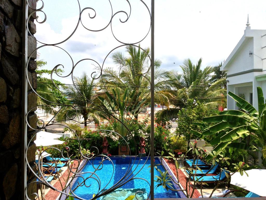 Ropanha Boutique Hotel Sihanoukville Exteriör bild