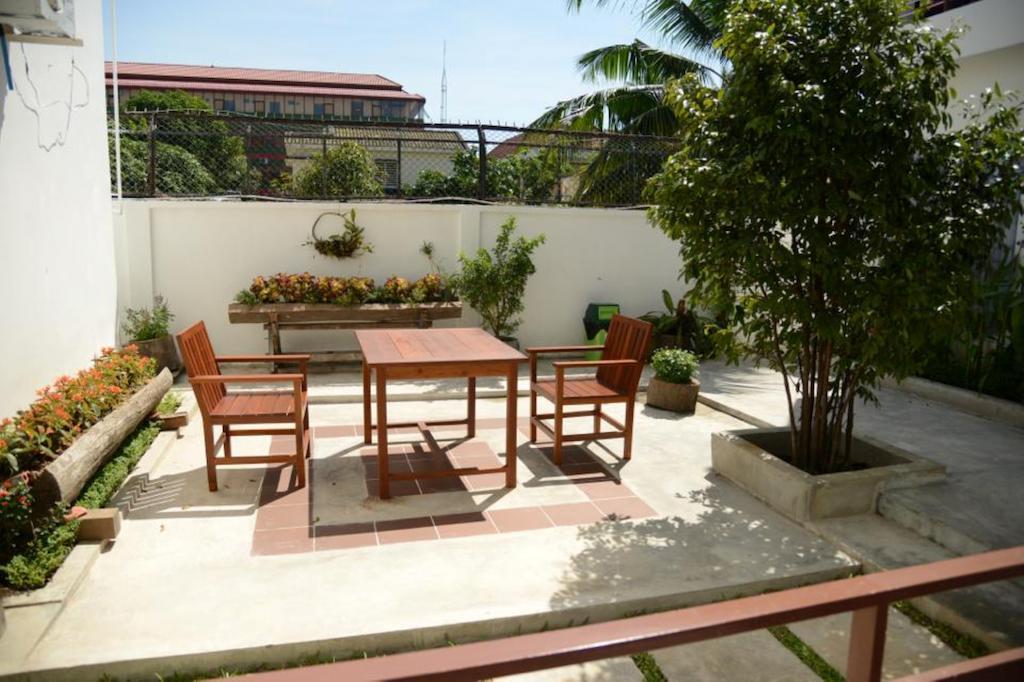 Ropanha Boutique Hotel Sihanoukville Exteriör bild