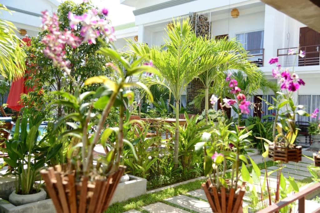 Ropanha Boutique Hotel Sihanoukville Exteriör bild