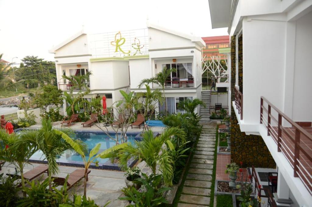 Ropanha Boutique Hotel Sihanoukville Exteriör bild