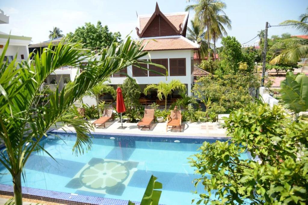 Ropanha Boutique Hotel Sihanoukville Exteriör bild