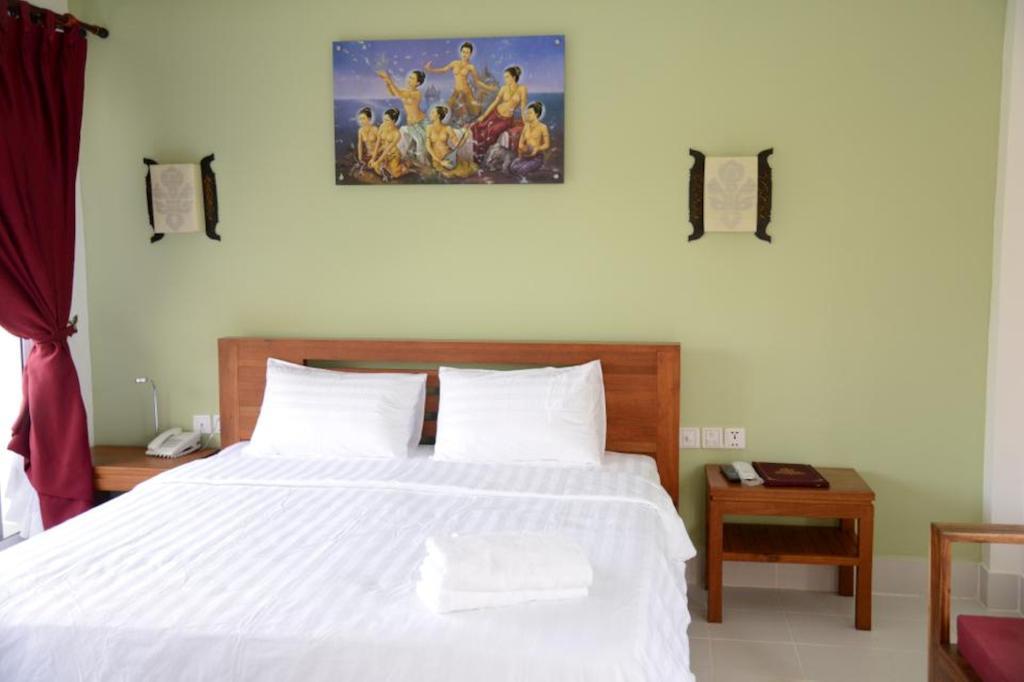 Ropanha Boutique Hotel Sihanoukville Exteriör bild