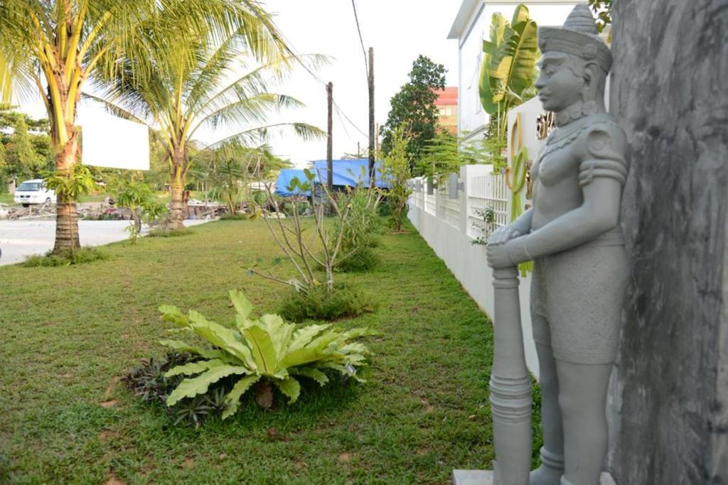 Ropanha Boutique Hotel Sihanoukville Exteriör bild