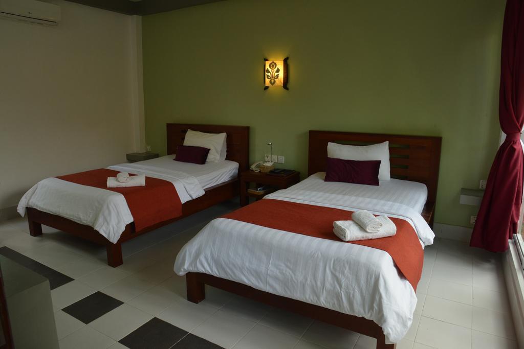 Ropanha Boutique Hotel Sihanoukville Exteriör bild