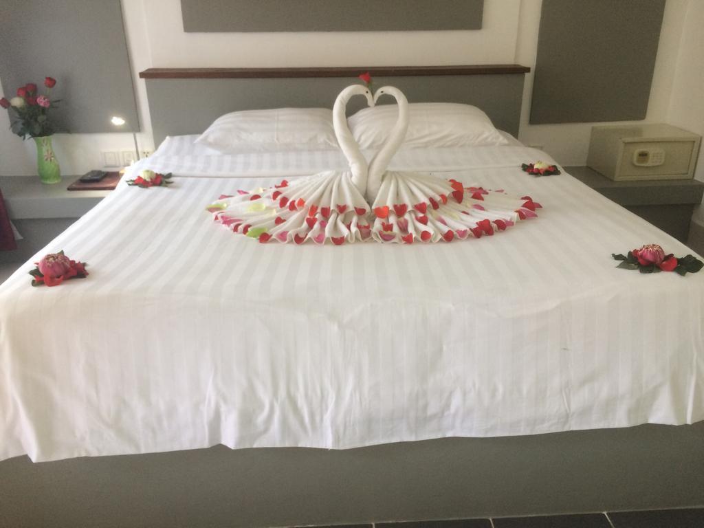 Ropanha Boutique Hotel Sihanoukville Exteriör bild