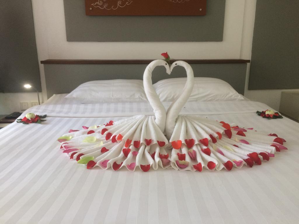 Ropanha Boutique Hotel Sihanoukville Exteriör bild