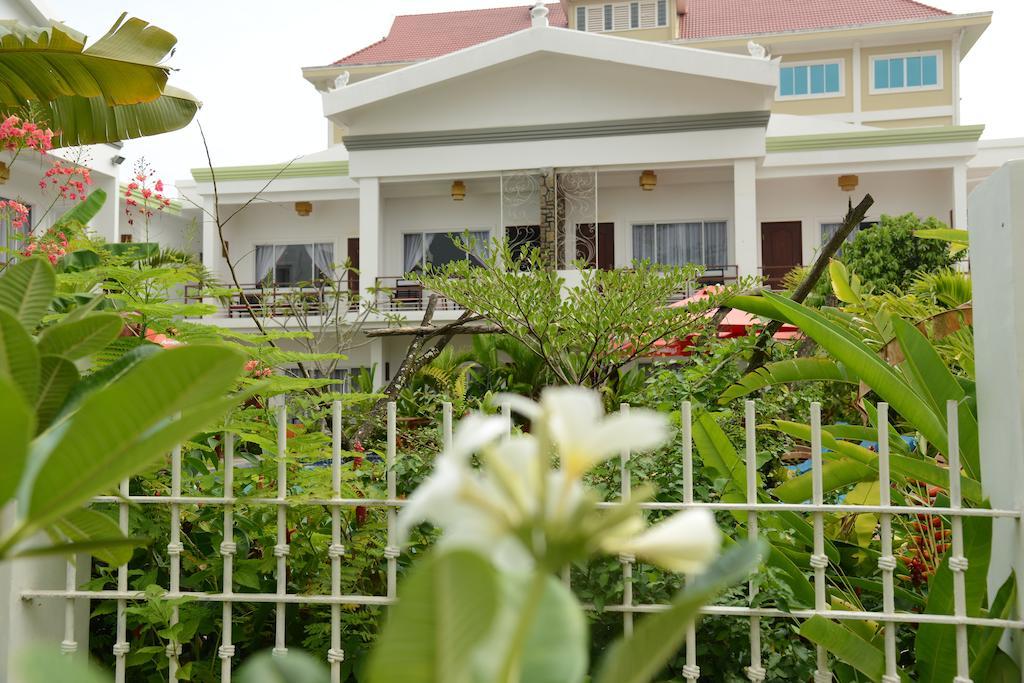 Ropanha Boutique Hotel Sihanoukville Exteriör bild