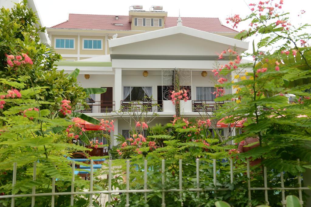 Ropanha Boutique Hotel Sihanoukville Exteriör bild